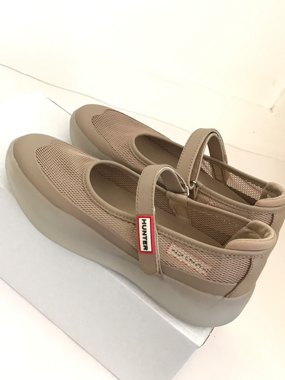 HUNTER Mire Mary Jane Mesh Shoe Tan Sneakers Women’s Size 6 - Picture 8 of 15